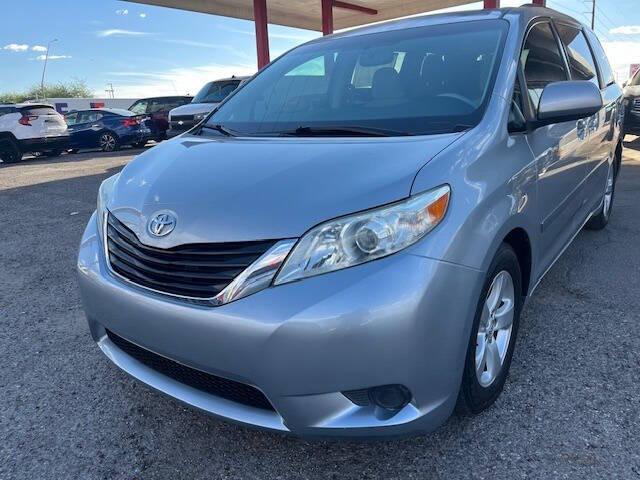 2014 toyota sienna le