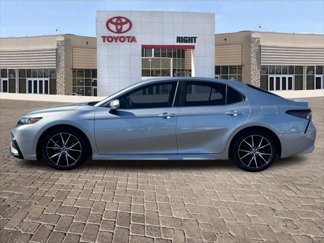 2022 toyota camry se
