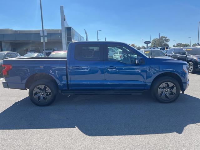 2022 ford f-150 lightning lariat
