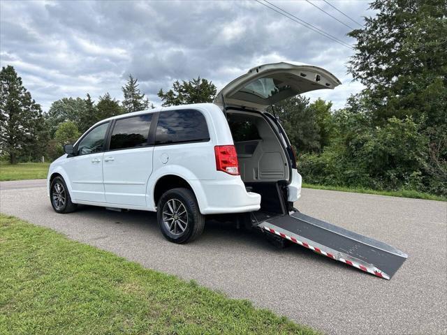 2017 dodge grand caravan se