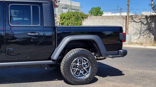 2024 Jeep Gladiator