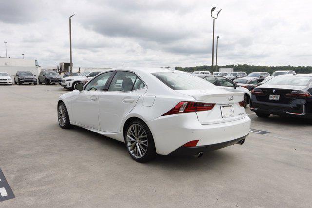 2016 lexus is 200t base