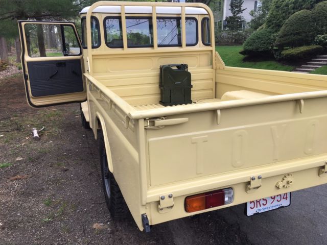 toyota fj45 - ac, ps, stereo, pc11, 16" split rims, remov top, exclnt condition