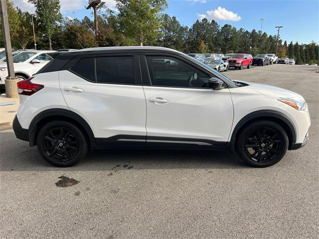 2020 nissan kicks sr