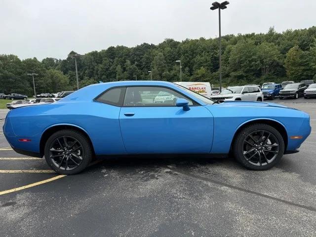 2023 dodge challenger sxt