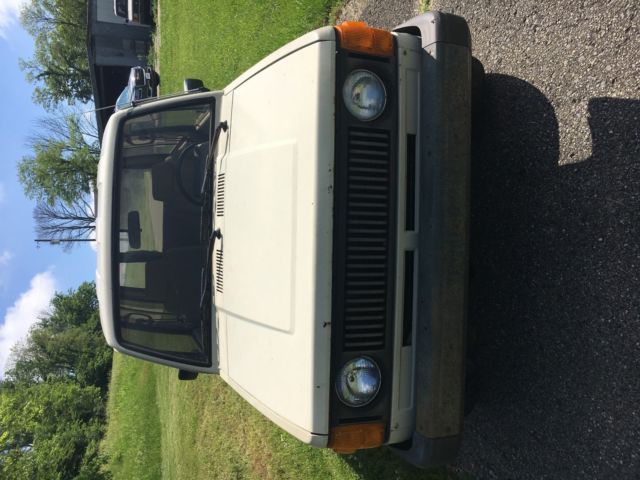 1986 isuzu trooper 4x4 122,016 miles beige clean title