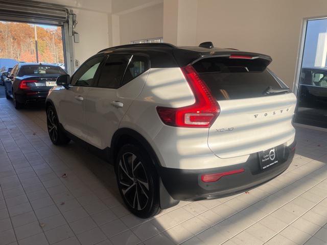 2021 volvo xc40 t5 r-design