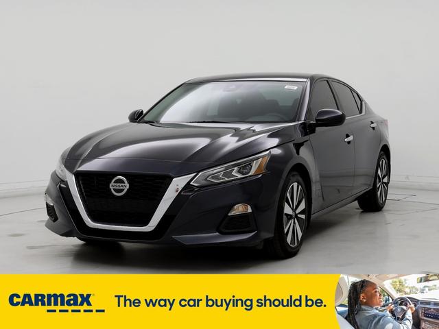 2022 nissan altima sv