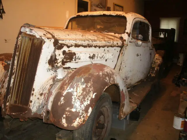 1937 packard coupe 110