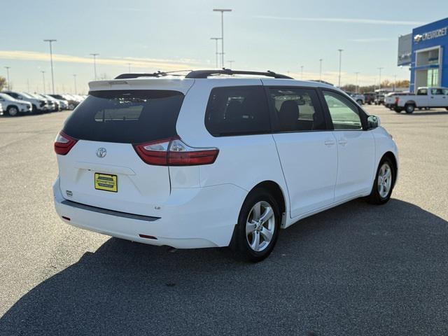 2015 toyota sienna le