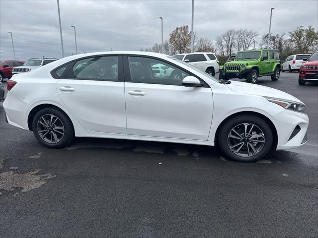 2024 kia forte lxs