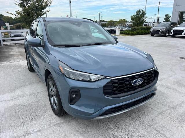 2023 ford escape st-line select