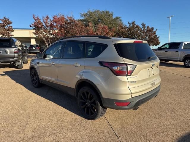 2017 ford escape se