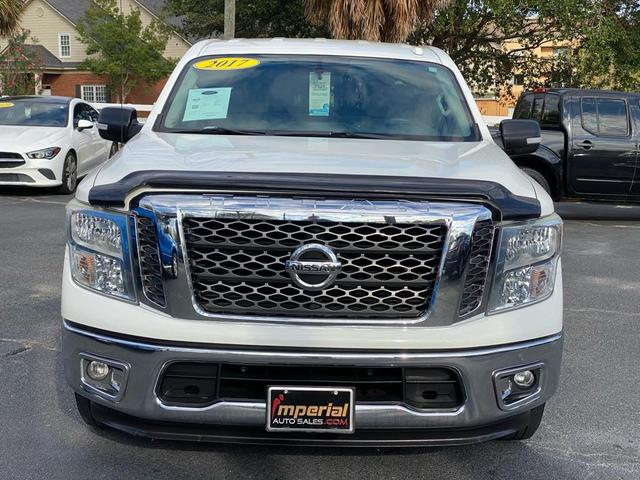2017 nissan titan sv