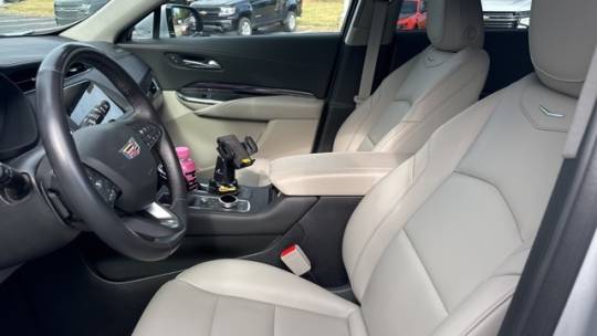 2022 cadillac xt4 luxury