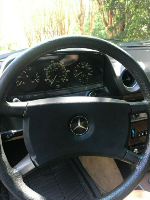 1985 mercedes-benz 300-series cdt