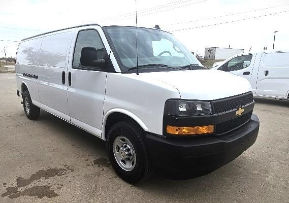 2022 chevrolet express 3500 work van