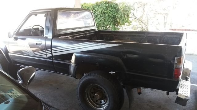 toyota 4x4 sr5 pickup 112,000 original miles socal (no reserve) will ship truck