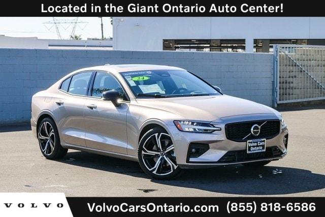 2024 volvo s60 b5 core dark theme