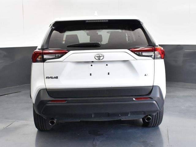 2022 toyota rav4 le