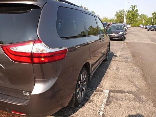 2019 toyota sienna in saint louis, missouri