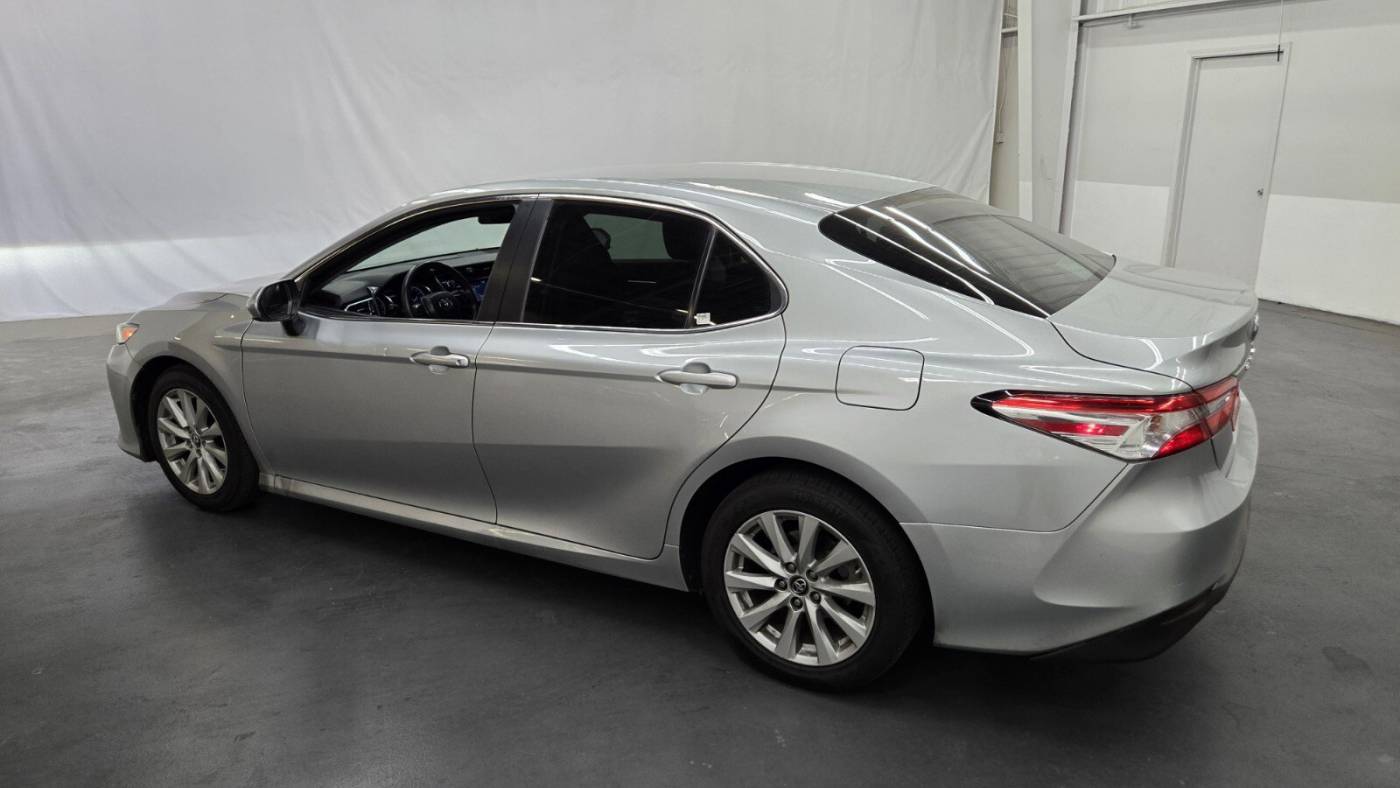 2018 toyota camry l