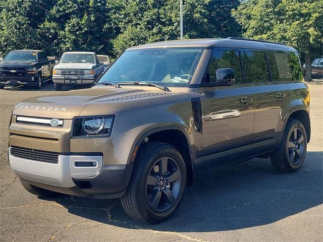 2024 land rover defender 110 p300