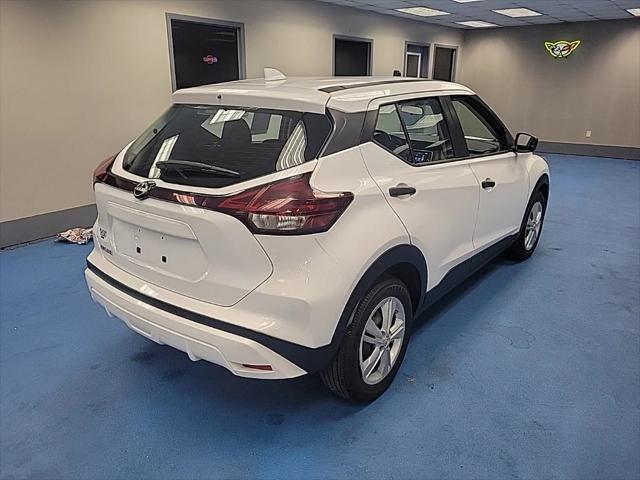 2022 nissan kicks s