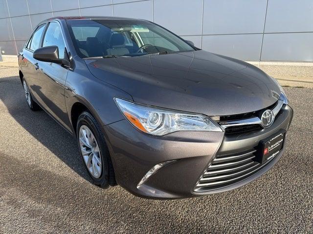 2017 toyota camry le