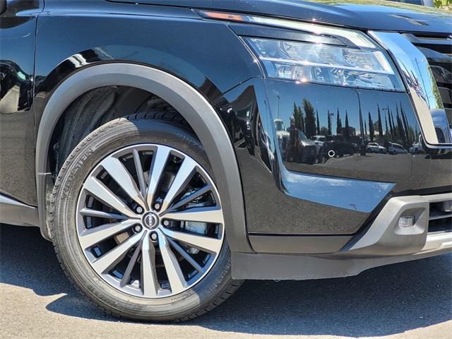 2022 nissan pathfinder platinum 2wd