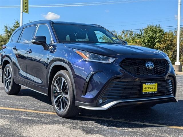2022 toyota highlander xse