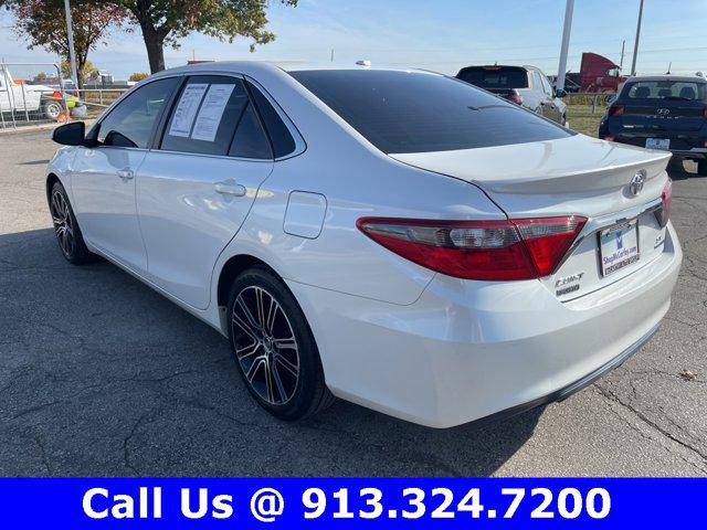 2016 toyota camry se