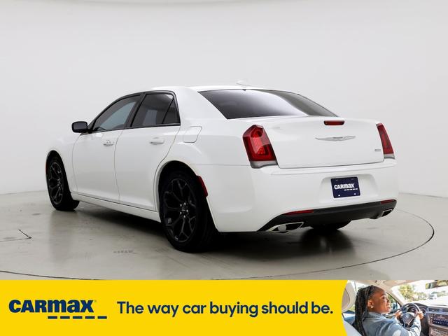 2019 chrysler 300 touring