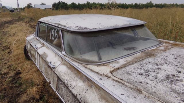 1960 buick invicta **** sedan ***no reserve****