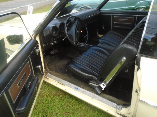 1968 ford fairlane 500, factory buckets and console , 58000 original