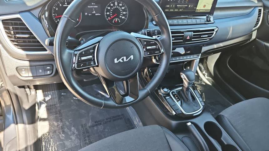 2022 kia seltos s