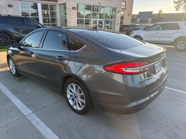 2017 ford fusion se