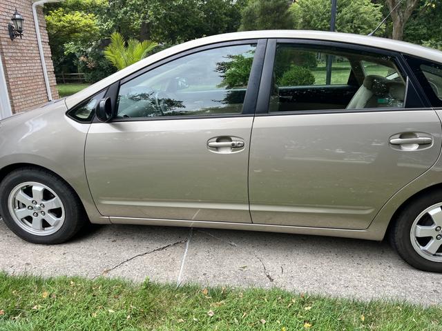 2004 toyota prius base