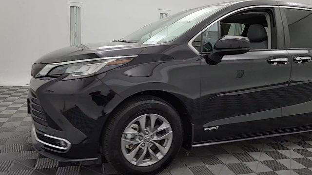 2021 toyota sienna xle