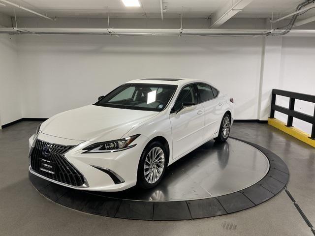 2022 lexus es 300h luxury