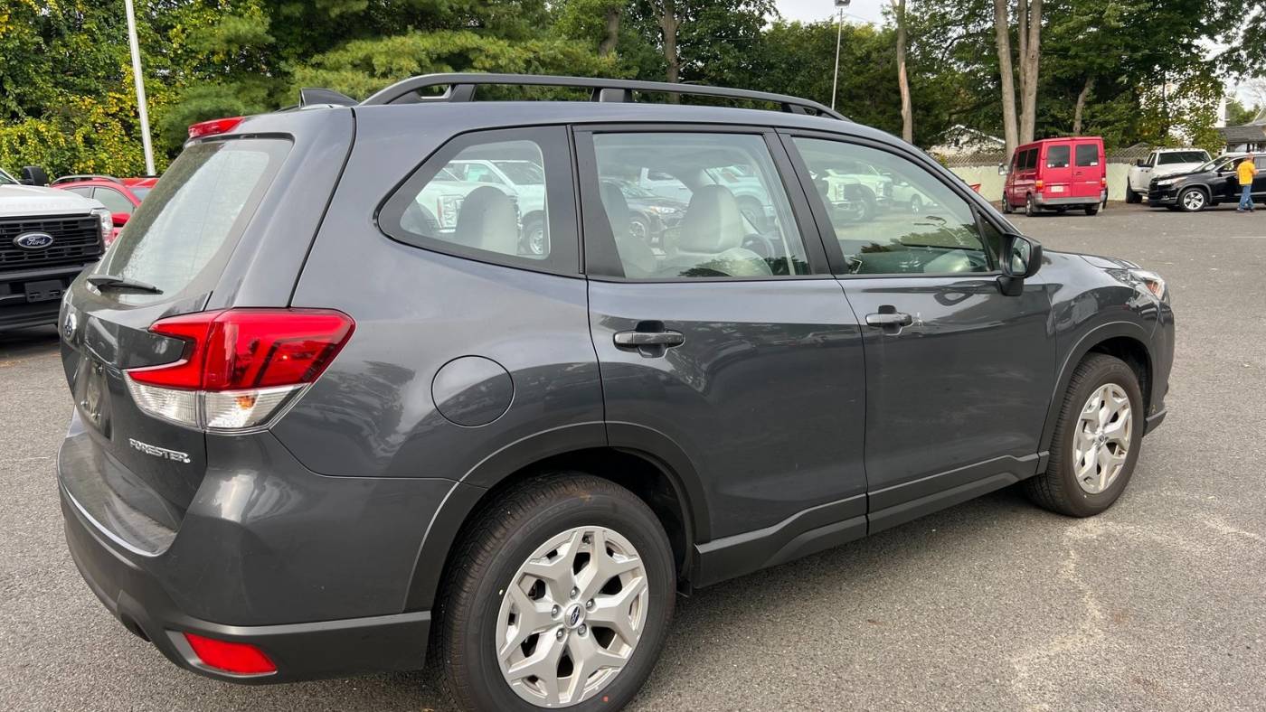 2024 subaru forester base