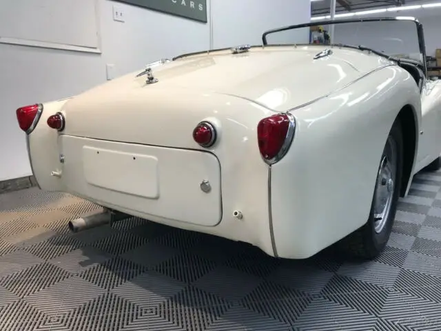 1958 triumph tr3a. tonneau, 4-speed, disc wheels. 67,969 miles. great driver