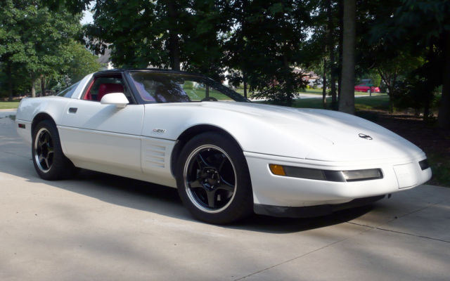 1991 chevrolet corvette zr-1 hatchback 2-door 5.7l lt-5 dohc 6-speed manual