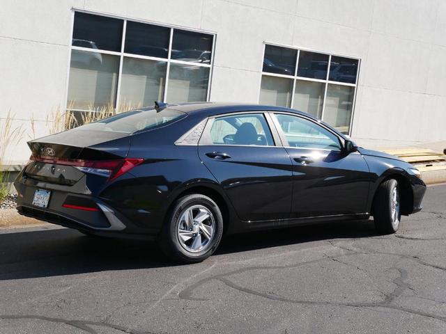 2024 hyundai elantra se