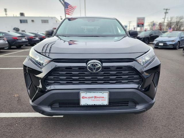 2022 toyota rav4 le