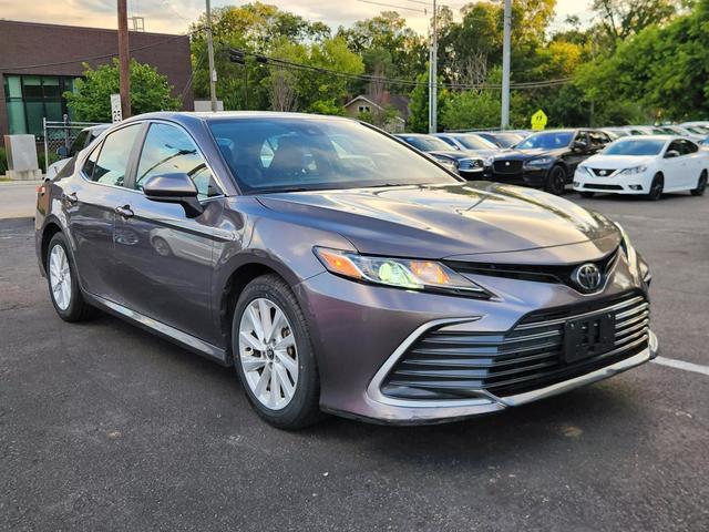 2021 toyota camry le