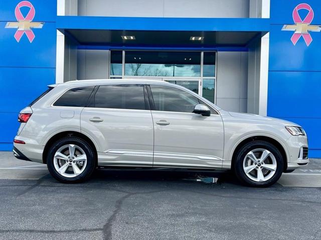2024 audi q7 45 premium plus