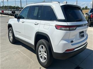 2022 Jeep Grand Cherokee laredo