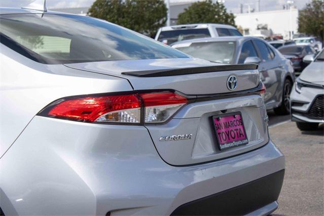 2022 toyota corolla hybrid le