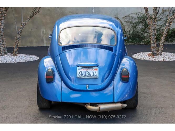 1970 volkswagen beetle in beverly hills, california